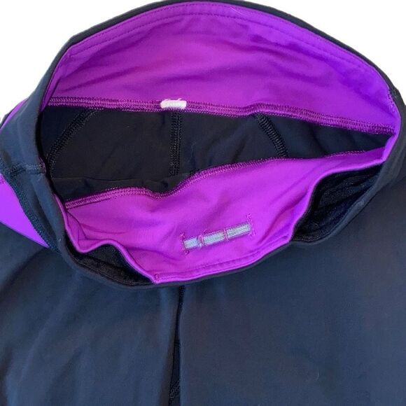 Lululemon XS/2 Capris - Picture 4 of 10